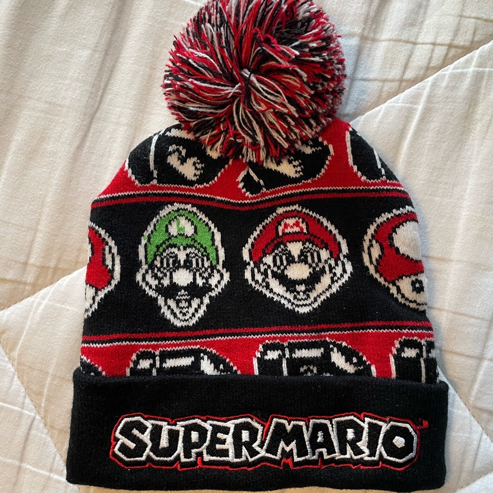 Super Mario Boys' Beanie (Youth One Size)